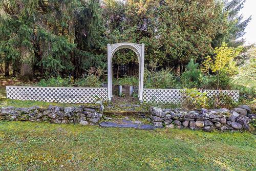 Jardin - 15 Rue Lynch, Lac-Brome, QC - Outdoor