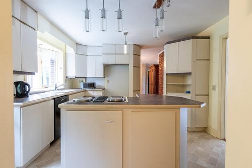 Cuisine - 15 Rue Lynch, Lac-Brome, QC - Indoor Photo Showing Kitchen