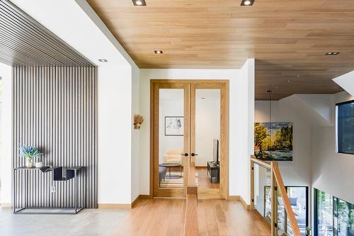 Hall d'entrée/Vestibule - 140 Ch. Hunter, Saint-Hippolyte, QC - Indoor Photo Showing Other Room