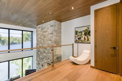 Vue d'ensemble - 140 Ch. Hunter, Saint-Hippolyte, QC - Indoor Photo Showing Other Room