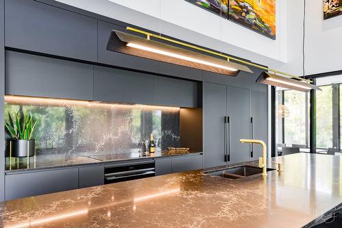 Cuisine - 140 Ch. Hunter, Saint-Hippolyte, QC - Indoor Photo Showing Kitchen With Double Sink