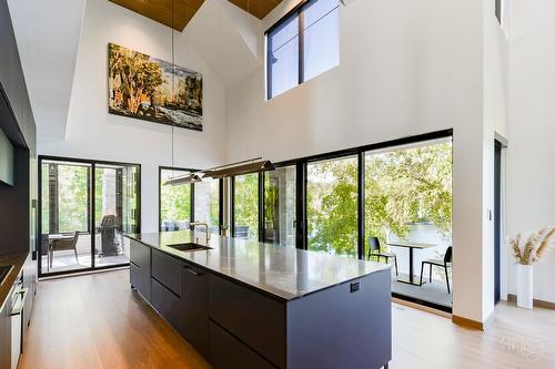 Cuisine - 140 Ch. Hunter, Saint-Hippolyte, QC - Indoor