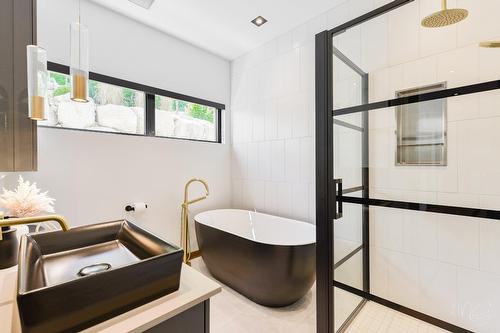 Salle de bains - 140 Ch. Hunter, Saint-Hippolyte, QC - Indoor