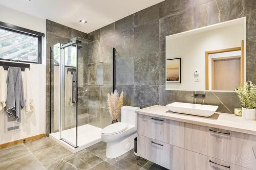 Salle de bains - 140 Ch. Hunter, Saint-Hippolyte, QC - Indoor Photo Showing Bathroom