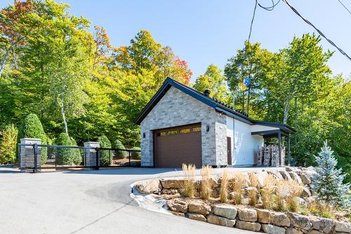 Garage - 140 Ch. Hunter, Saint-Hippolyte, QC - Outdoor