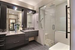 Ensuite bathroom - 