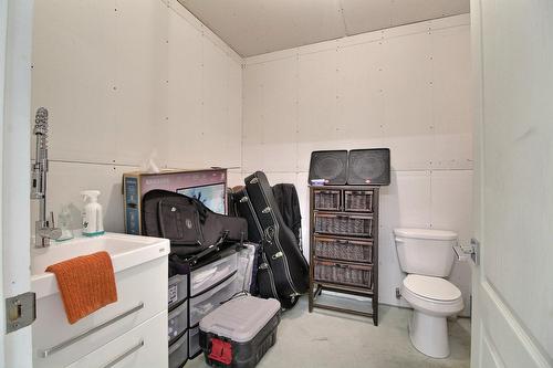 Powder room - 101 Rue Des Cormorans, Val-D'Or, QC - Indoor Photo Showing Bathroom
