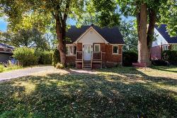 122 Av. Windcrest  Pointe-Claire, QC H9R 3W1