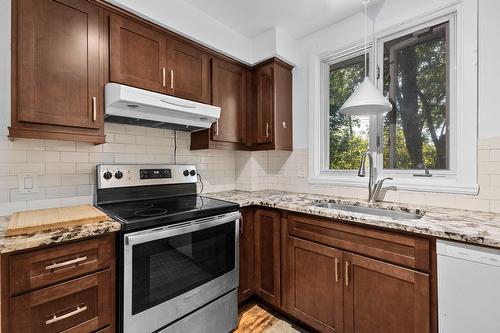 Kitchen - 122 Av. Windcrest, Pointe-Claire, QC - Indoor Photo Showing Kitchen