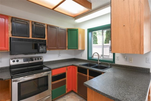 B-1250 Stewart Ave, Courtenay, BC - Indoor Photo Showing Kitchen With Double Sink