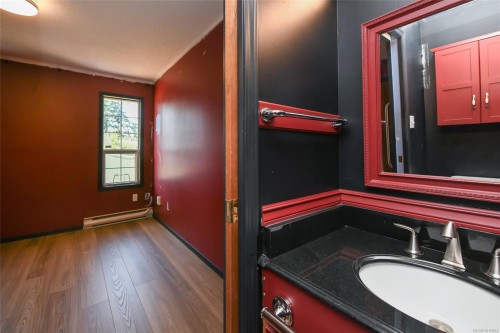 B-1250 Stewart Ave, Courtenay, BC - Indoor