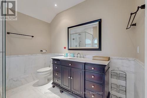 205 Tilford Road, Oakville, ON - Indoor Photo Showing Bathroom