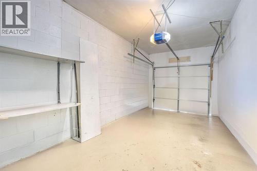 812 Lanark Crescent, Sarnia, ON - Indoor Photo Showing Garage