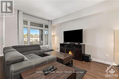 116 Wild Calla Way, Ottawa, ON - Indoor Photo Showing Living Room