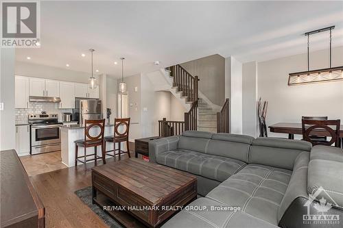 116 Wild Calla Way, Ottawa, ON - Indoor Photo Showing Living Room