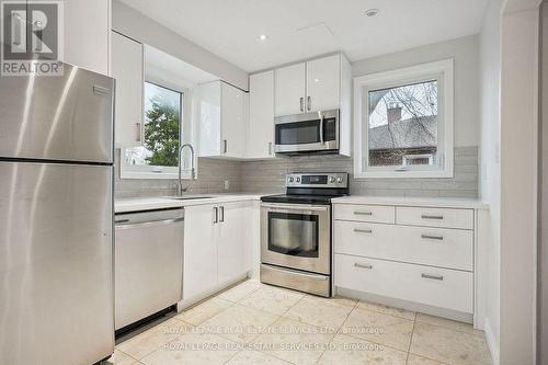 256 Zelda Crescent, Richmond Hill, ON - Indoor Photo Showing Kitchen With Stainless Steel Kitchen