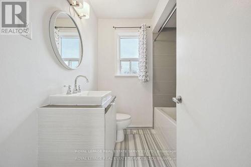256 Zelda Crescent, Richmond Hill, ON - Indoor Photo Showing Bathroom