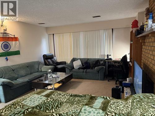 2833 Range Road, Prince George, BC - Indoor Photo Showing Living Room