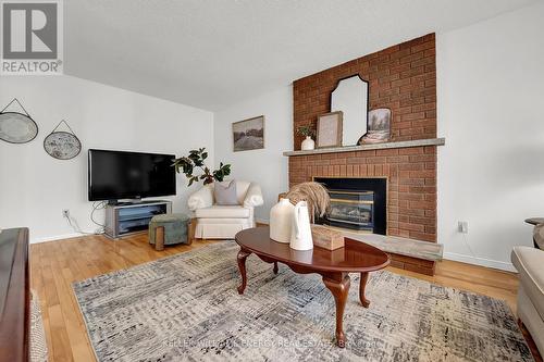 280 Thornton Road N, Oshawa (Mclaughlin), ON - Indoor Photo Showing Living Room With Fireplace