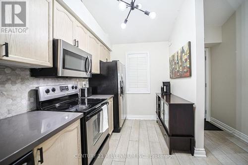 164 - 85 Bristol Road E, Mississauga, ON - Indoor Photo Showing Kitchen