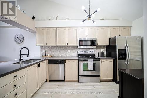 164 - 85 Bristol Road E, Mississauga, ON - Indoor Photo Showing Kitchen With Stainless Steel Kitchen With Double Sink