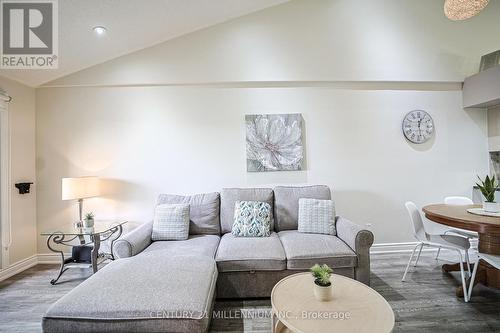 164 - 85 Bristol Road E, Mississauga, ON - Indoor Photo Showing Living Room