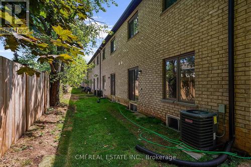 32 Alayche Trail, Welland, ON - Outdoor