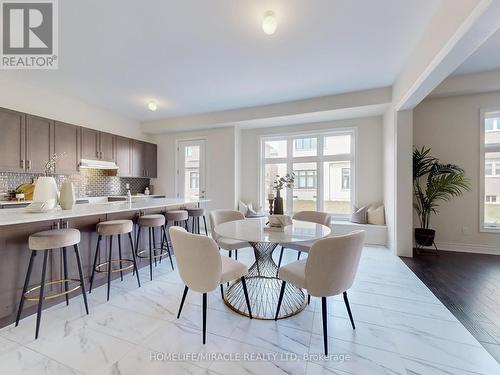 25 Joiner Circle, Whitchurch-Stouffville, ON - Indoor Photo Showing Dining Room