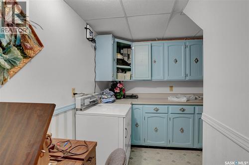 524 6Th Avenue E, Assiniboia, SK - Indoor Photo Showing Laundry Room