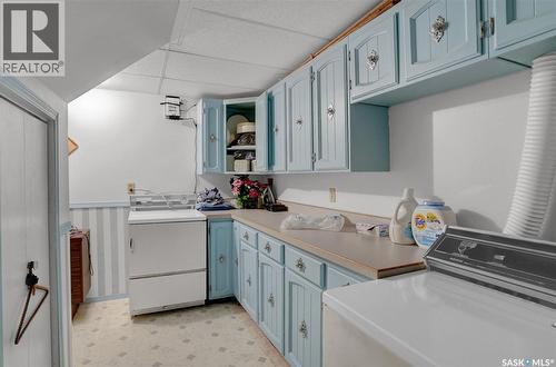 524 6Th Avenue E, Assiniboia, SK - Indoor