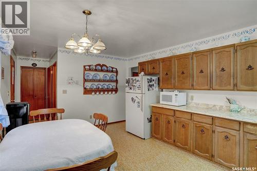 524 6Th Avenue E, Assiniboia, SK - Indoor