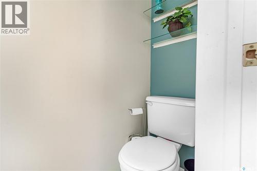 2256 Pasqua Street, Regina, SK - Indoor Photo Showing Bathroom