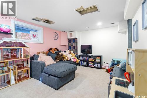 2256 Pasqua Street, Regina, SK - Indoor