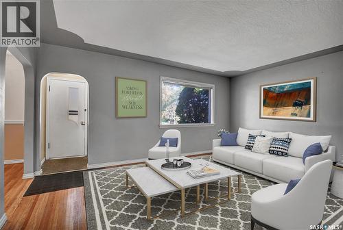 1328 Main Street, Saskatoon, SK - Indoor Photo Showing Living Room