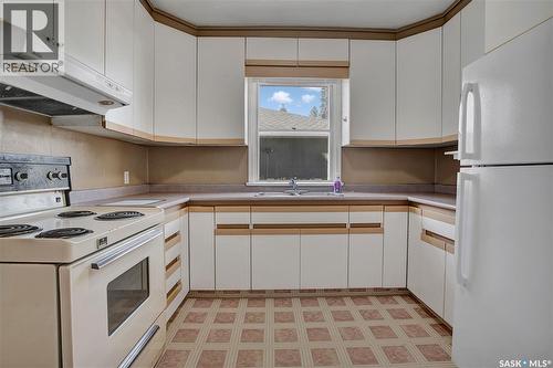 1328 Main Street, Saskatoon, SK - Indoor Photo Showing Kitchen