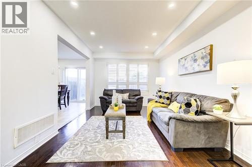 1633 Frolis Street, Oshawa, ON - Indoor Photo Showing Living Room