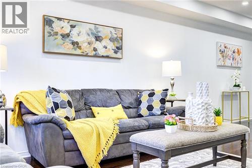 1633 Frolis Street, Oshawa, ON - Indoor Photo Showing Living Room