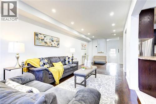 1633 Frolis Street, Oshawa, ON - Indoor Photo Showing Living Room