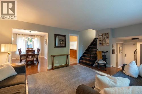 2577 Kaymar Crescent, Sarnia, ON - Indoor Photo Showing Living Room