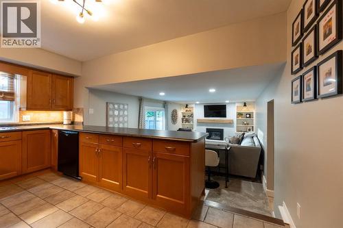 2577 Kaymar Crescent, Sarnia, ON - Indoor Photo Showing Kitchen