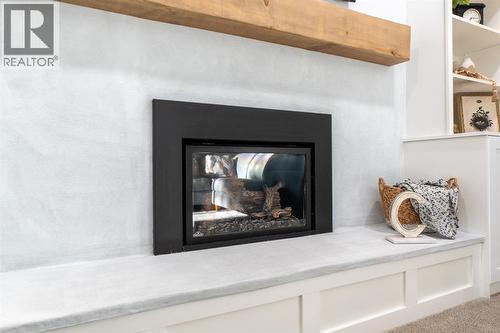 2577 Kaymar Crescent, Sarnia, ON - Indoor Photo Showing Living Room With Fireplace