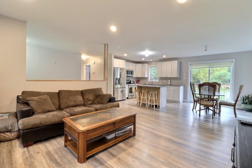 Salon - 672 Ch. Du Poisson-Blanc, Denholm, QC - Indoor Photo Showing Living Room