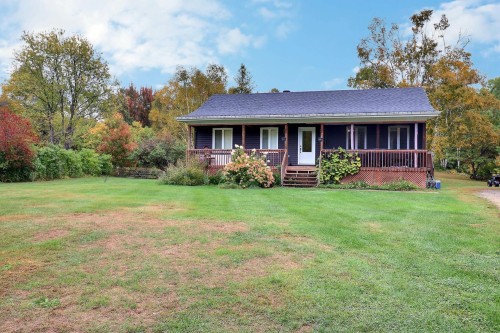 Façade - 672 Ch. Du Poisson-Blanc, Denholm, QC - Outdoor With Deck Patio Veranda