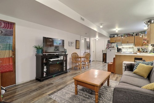 Vue d'ensemble - 672 Ch. Du Poisson-Blanc, Denholm, QC - Indoor Photo Showing Living Room