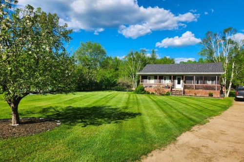 Extérieur - 672 Ch. Du Poisson-Blanc, Denholm, QC - Outdoor With Deck Patio Veranda