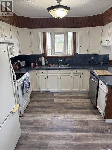 203 Macdonald Street, Stockholm, SK - Indoor Photo Showing Kitchen With Double Sink