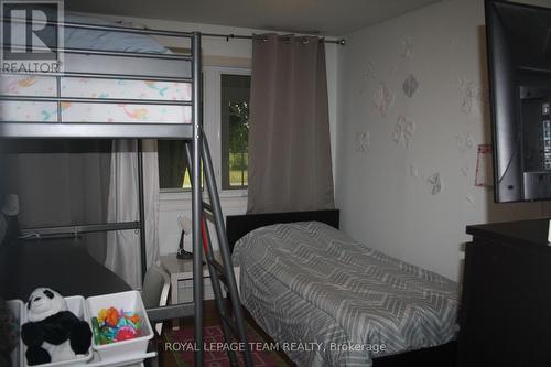 500 Aberdeen Street, Renfrew, ON - Indoor Photo Showing Bedroom