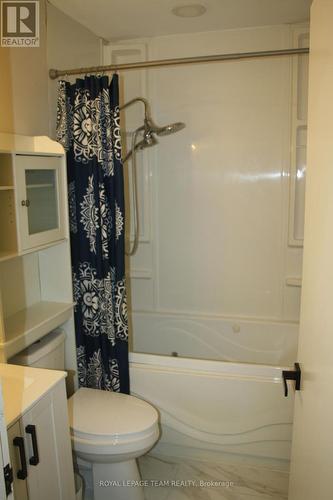 500 Aberdeen Street, Renfrew, ON - Indoor Photo Showing Bathroom