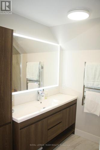 500 Aberdeen Street, Renfrew, ON - Indoor Photo Showing Bathroom