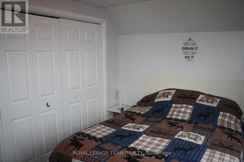 500 Aberdeen Street, Renfrew, ON - Indoor Photo Showing Bedroom